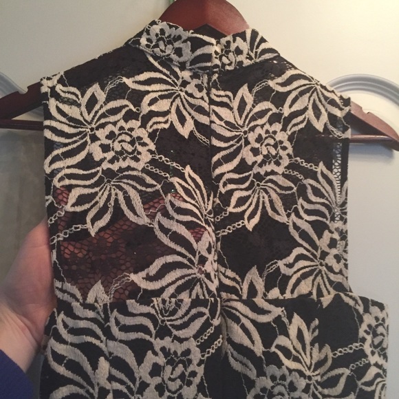 Gorgeous NWT formal lace dress - Picture 6 of 7